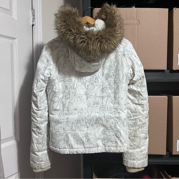 Aritzia TNA Kaleidoscope Hooded Jacket Graphic Medium White - Picture 2 of 10